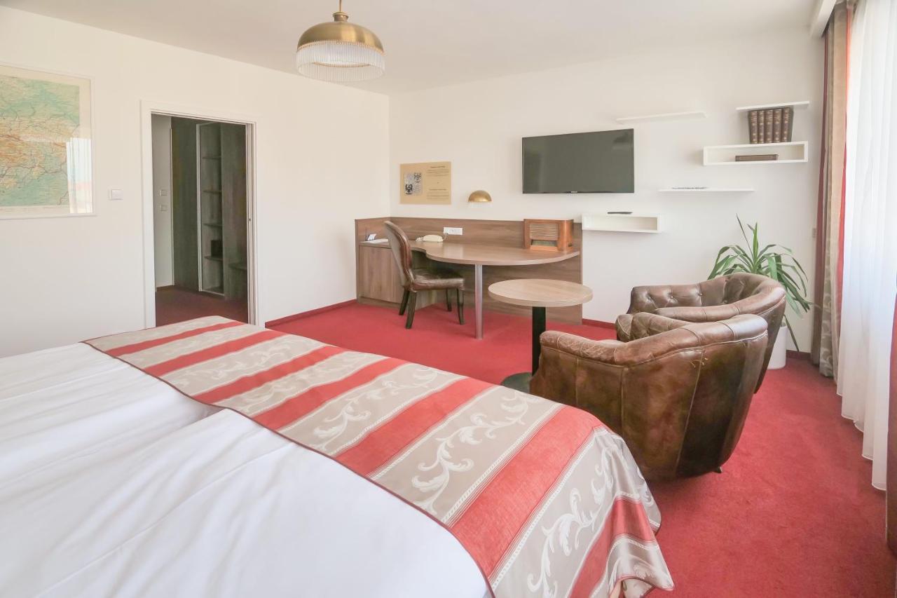 Hotel Zlata Hvezda Litomyšl Dış mekan fotoğraf