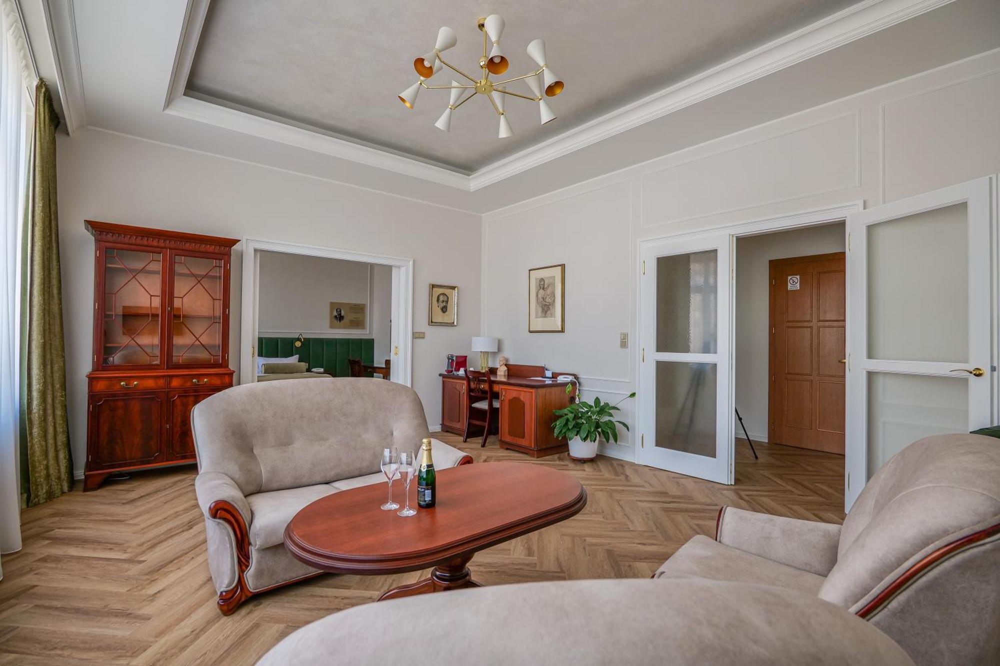 Hotel Zlata Hvezda Litomyšl Dış mekan fotoğraf