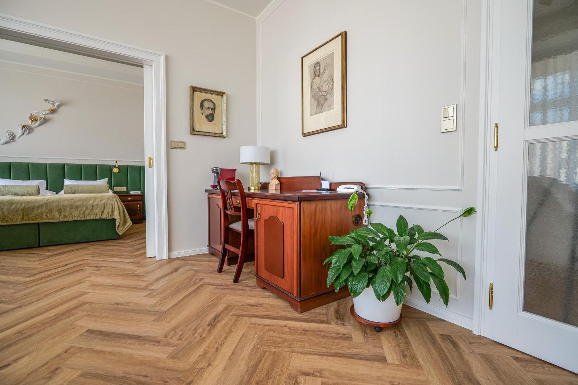 Hotel Zlata Hvezda Litomyšl Dış mekan fotoğraf